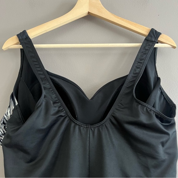 Miraclesuit Silver Shores Temptress 1 Piece Swimsuit Tummy Control Black Sz 18 - Picture 8 of 16